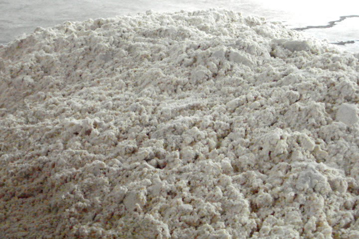 東鼎豆渣烘干機(jī)生產(chǎn)線(xiàn)的工藝參數(shù)和各設(shè)備技術(shù)參數(shù)及結(jié)構(gòu)的選取和設(shè)計(jì)是在經(jīng)過(guò)對(duì)豆渣物料的認(rèn)真分析研究才得出。