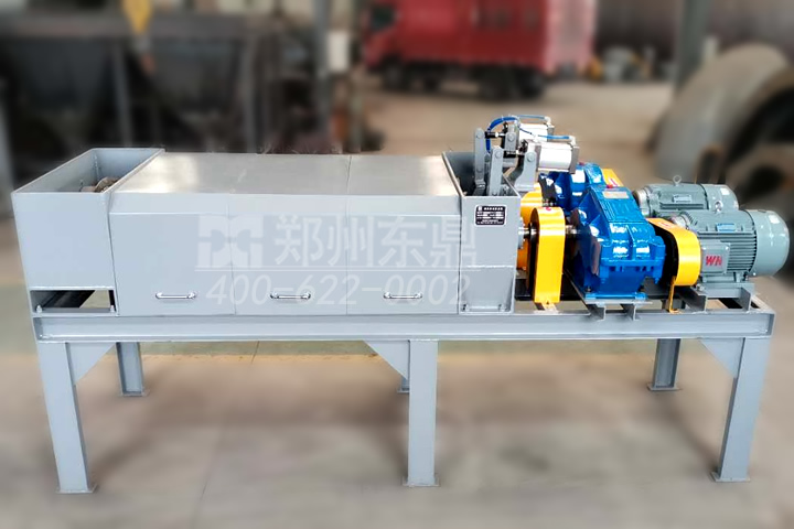 螺旋擠壓脫水機具有產(chǎn)能大，操作維修方便，投入成本低，分單螺旋和雙螺旋系列脫水產(chǎn)品